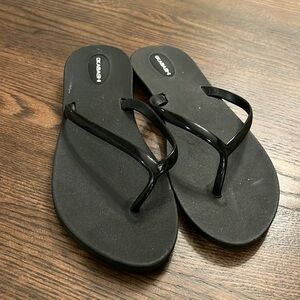 Okabashi Black Flat Sandals Size 8